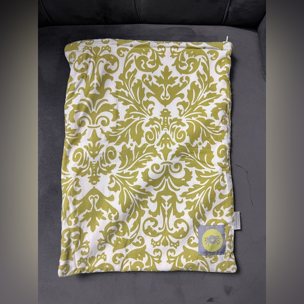 Itzy Ritzy Travel Happens Wet Zipper Bag Green Scrolling Leaf Print